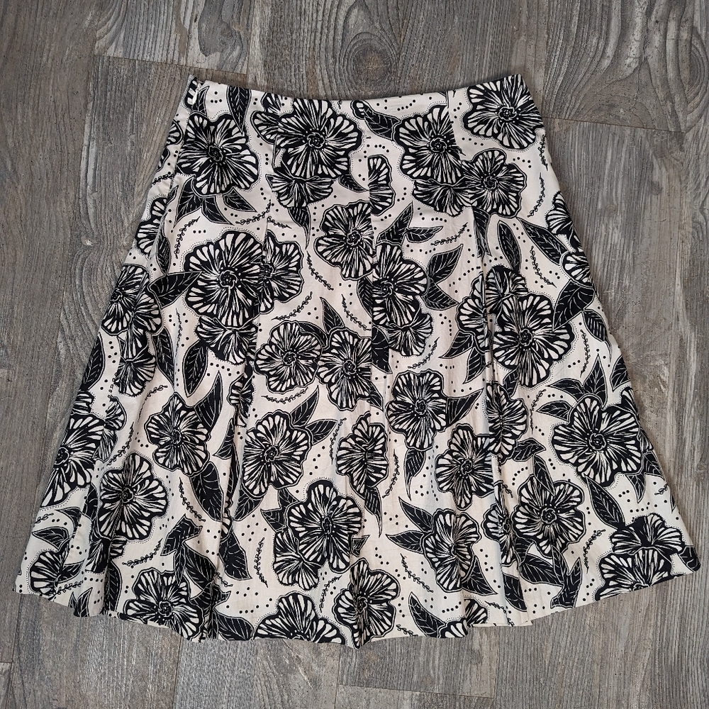 Charter Club women's knee length A-Line skirt white with black floral pleated 10 - Picture 10 of 12